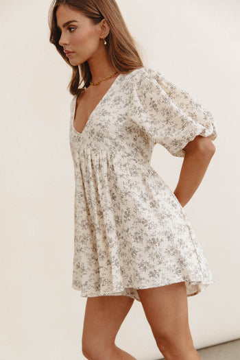 Puff sleeves jumpsuit in cream 