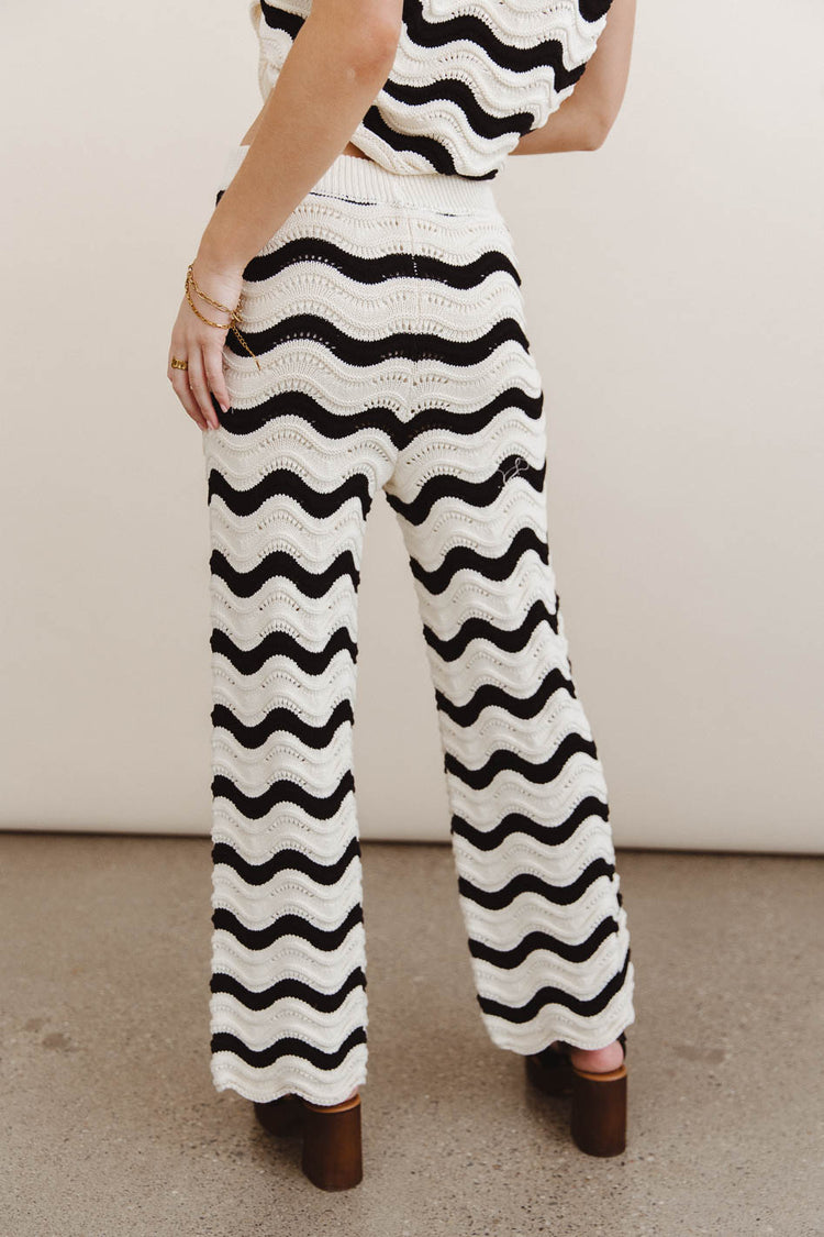 Straight legs pants in striped black 