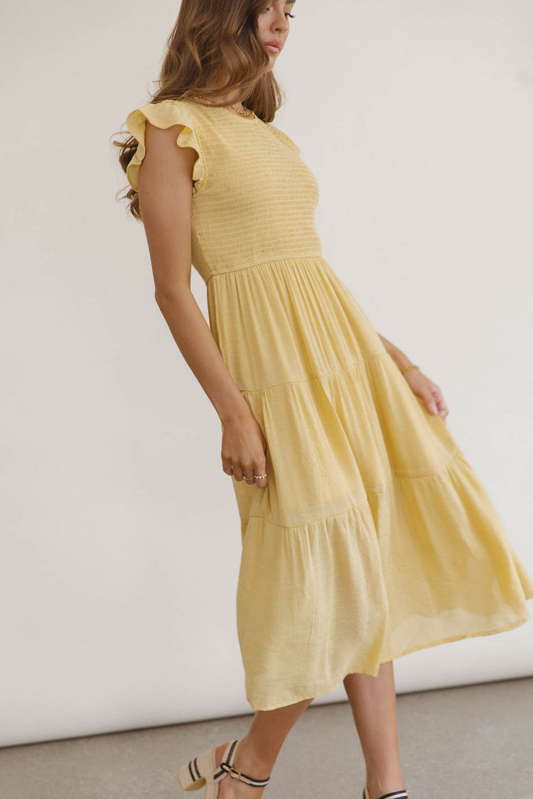 Plain color dress in yellow 