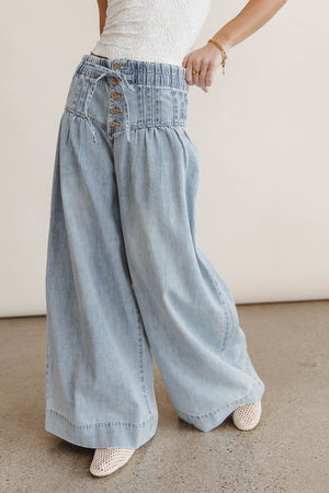 Melanie Wide Leg Pants in Light Wash