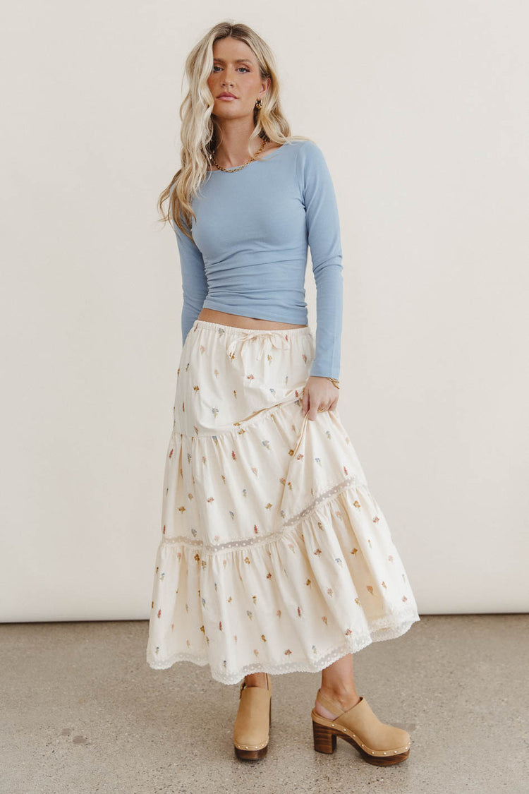 Woven floral skirt in cream 