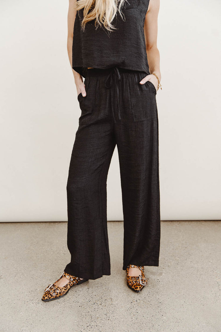 wide leg pants in black