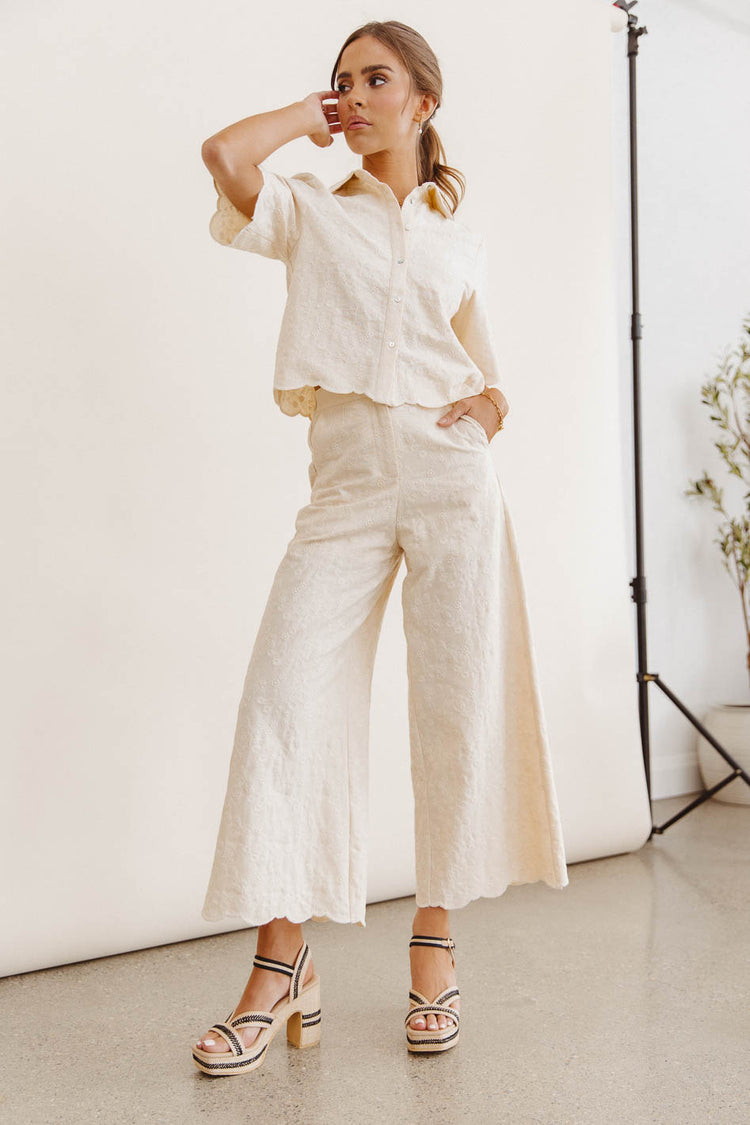 Wide legs pants in cream 