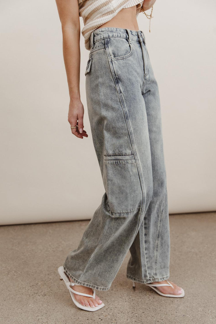 Side pockets denim jeans in medium wash 