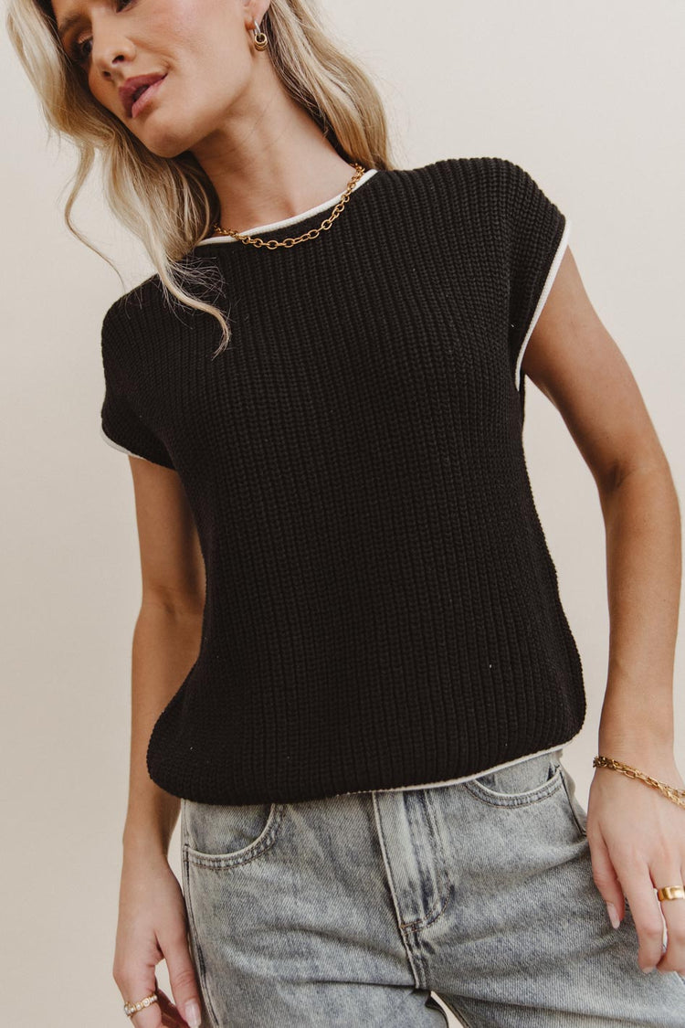 Sweater top in black 