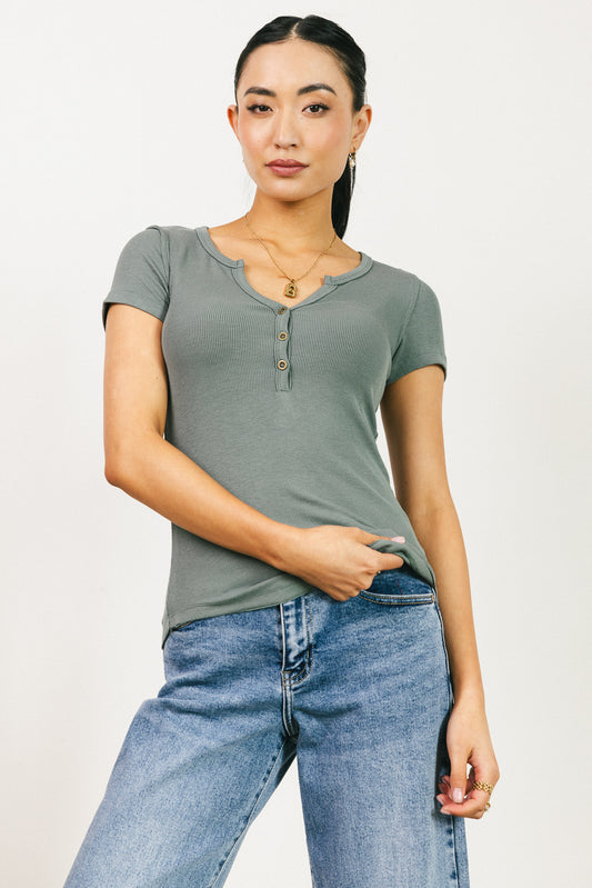 RIBBED BASIC TEE