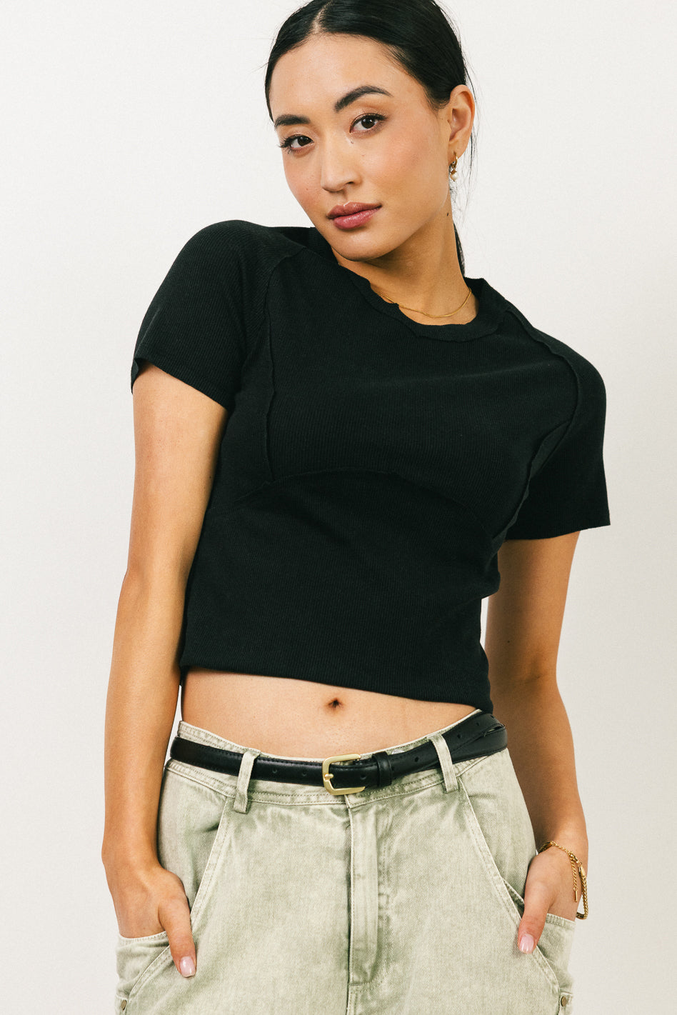 ribbed short sleeve top in black