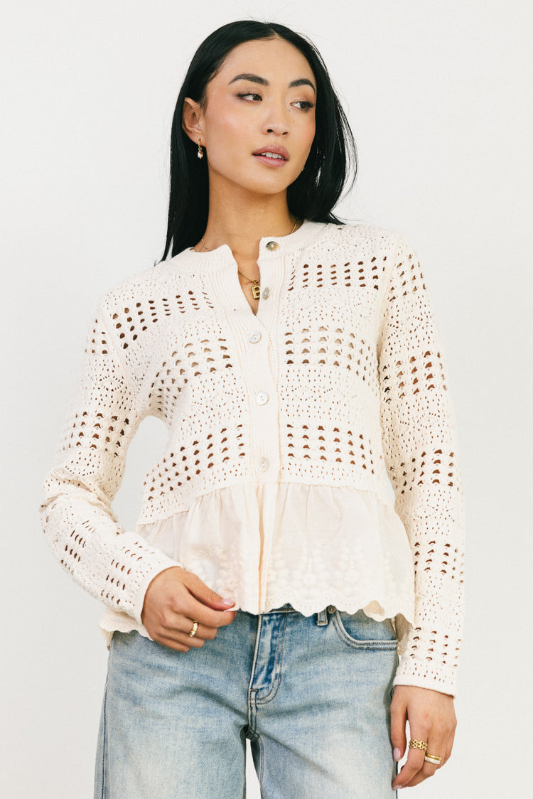 Crocheted top in cream 