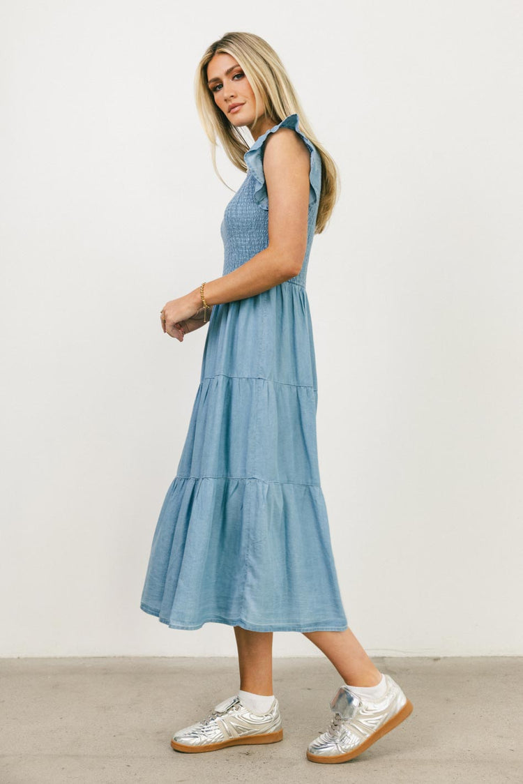 Ruffled sleeves dress in denim 