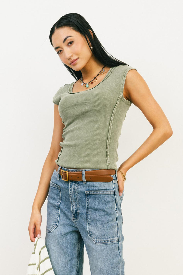 Short sleeves top in olive 