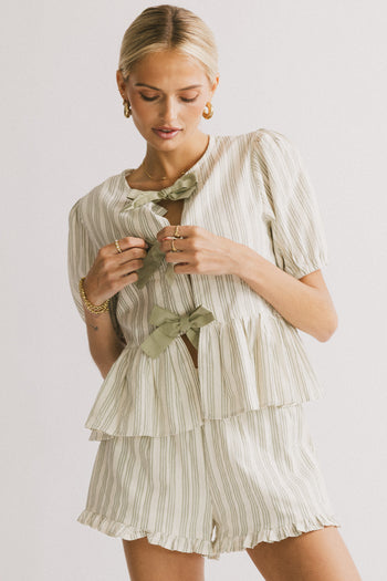 short puff sleeve top