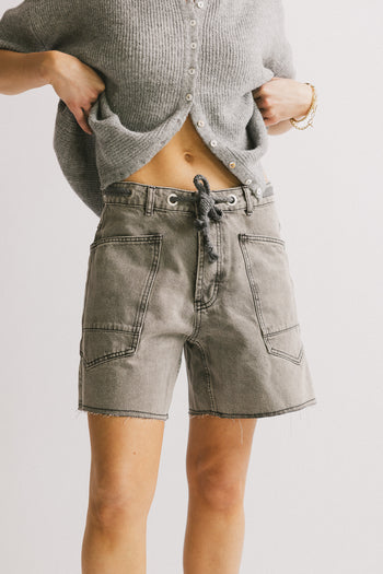 adjustable waist with tie shorts