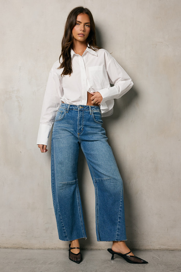 MEDIUM WASH JEANS