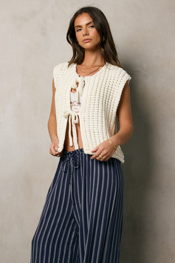 front bow sweater vest