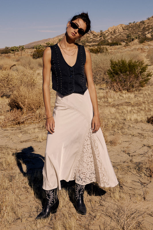 lace detail skirt in cream