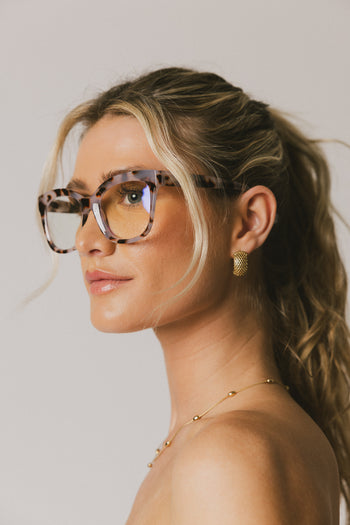 pink tortoise blue light