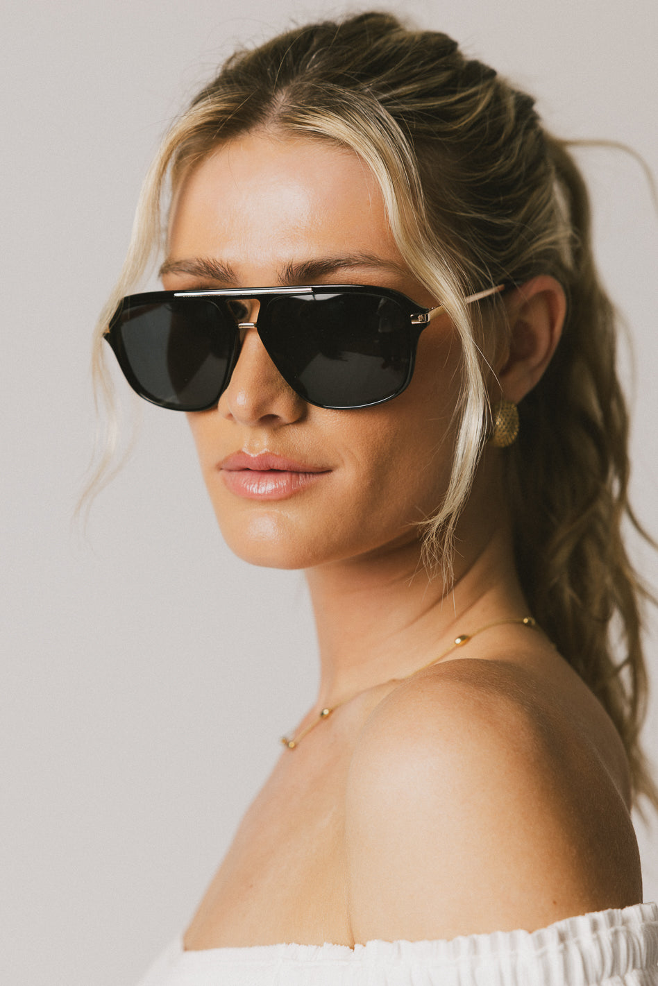 black aviator sunglasses
