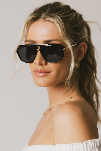 black aviator sunglasses