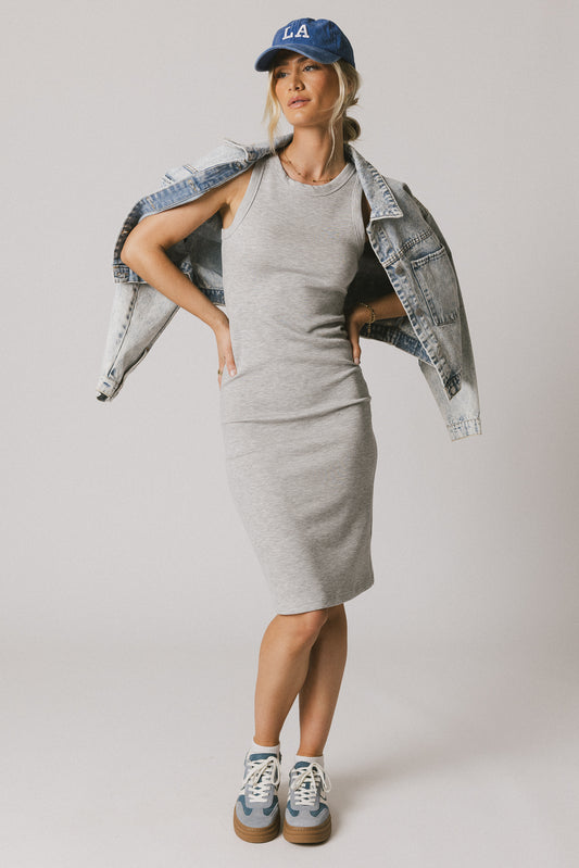 Sleeveless midi dress 