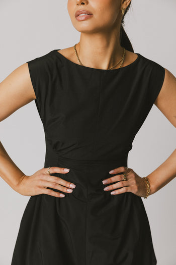 black sleeveless dress