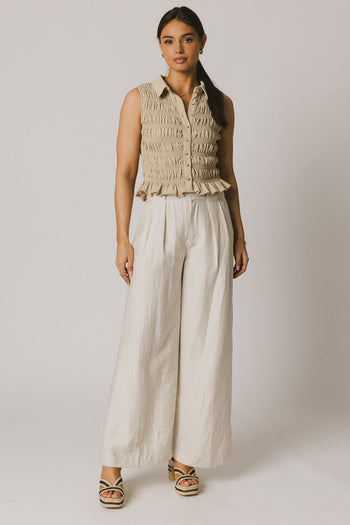 SLEEVELESS SMOCKED SHIRT 