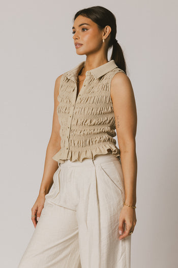 SMOCKED TOP IN TAUPE 