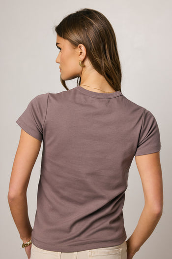 short sleeve top in plum