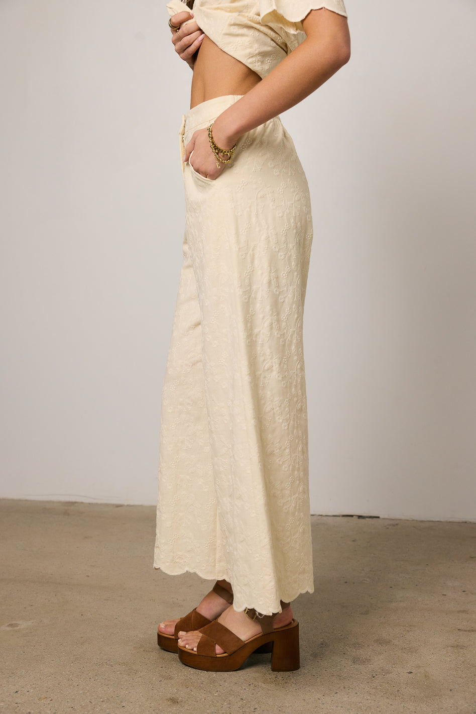 OHESHIO FLORAL CARPENTER PANTS, CREAM Wide-Cut Pants with