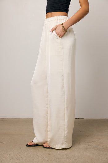 wide leg pants with pockets