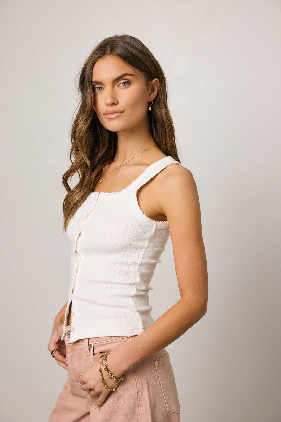 TEXTURERED WHITE TANK