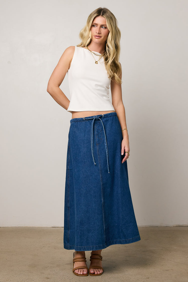 slight cropped top
