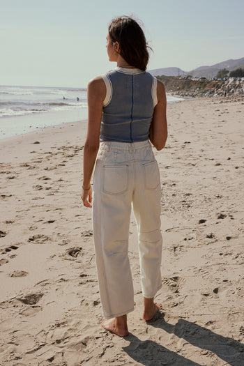 BACK POCKETS ON BARREL JEANS