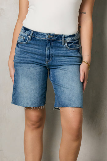 Rebecca Bermuda Shorts in Medium Wash