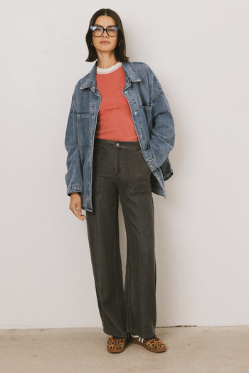 straight leg pants with pockets