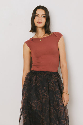 Leia Cap Sleeve Basic Top in Berry - FINAL SALE