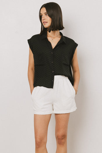 BUTTON DOWN IN BLACK