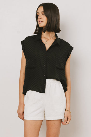 CHECKERED BLACK BUTTON UP