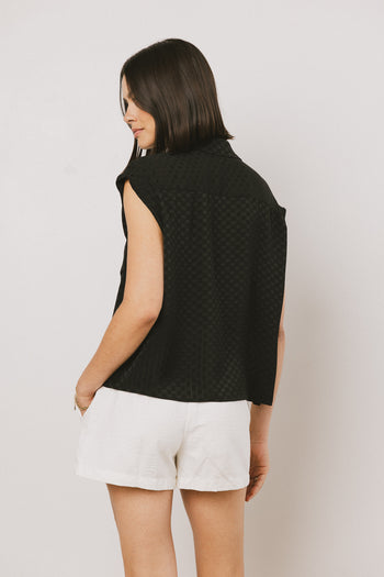 SHORT SLEEVE BLACK TOP 