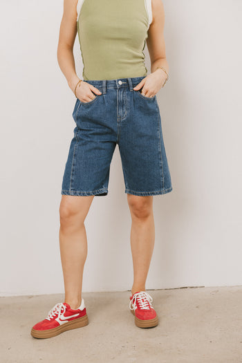 Bermuda shorts 