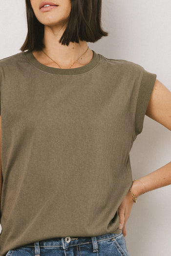 tee shirt in olive 
