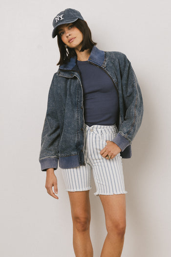 STRIPED BLUE BERMUDAS