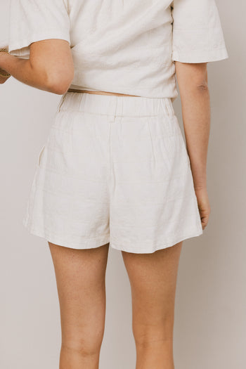 CREAM SHORTS WITH BELT LOPS 