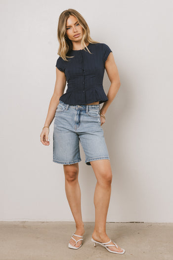 LIGHT WASH DENIM SHORTS