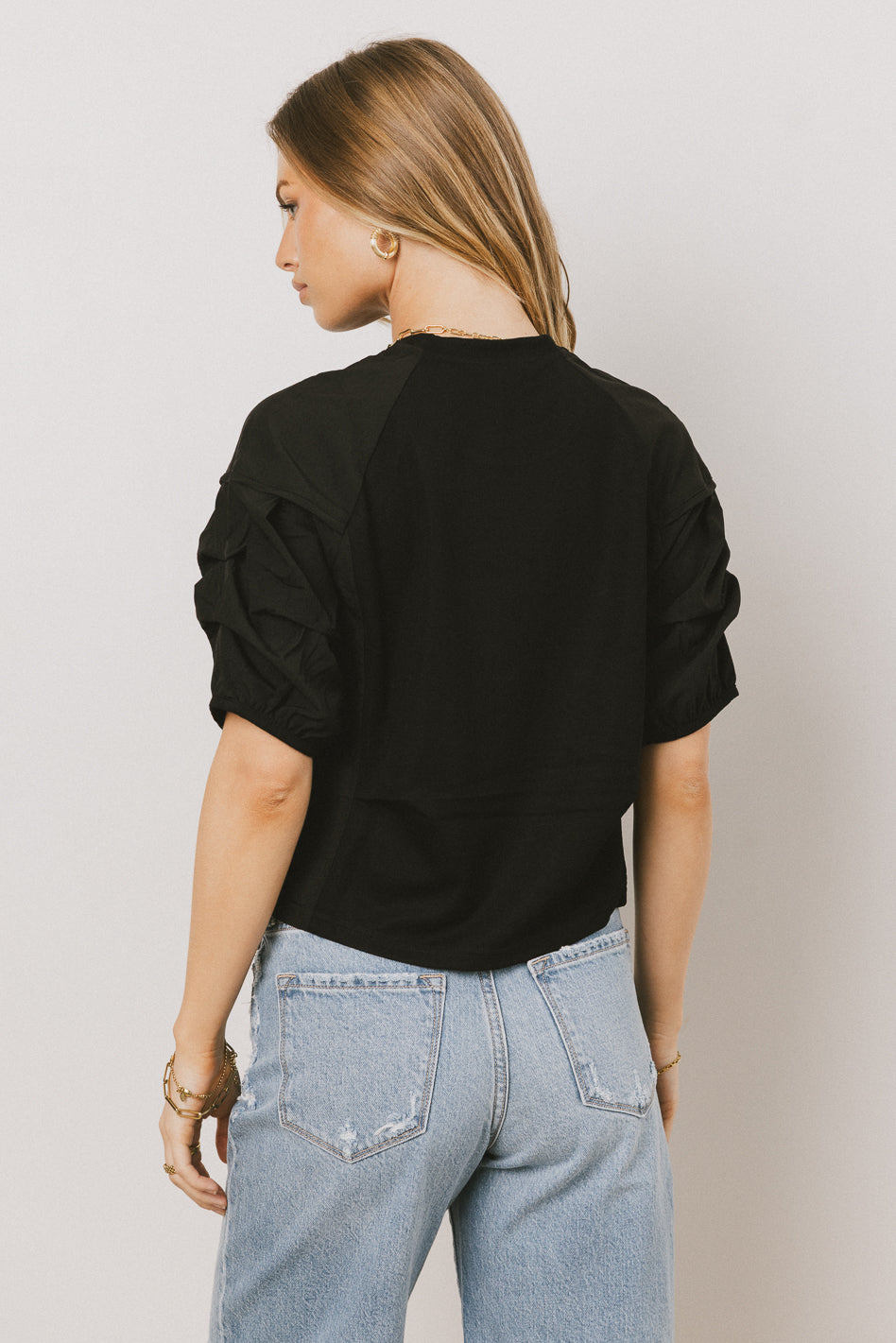BLACK SHORT SLEEVE TOP 