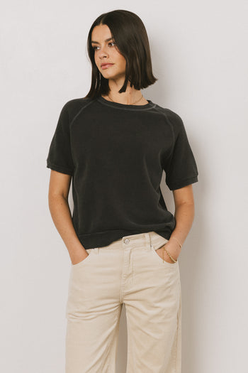 basic top in black