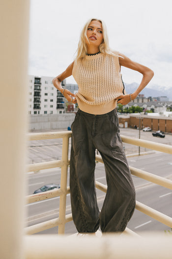 beige contrast knit sleeveless sweater