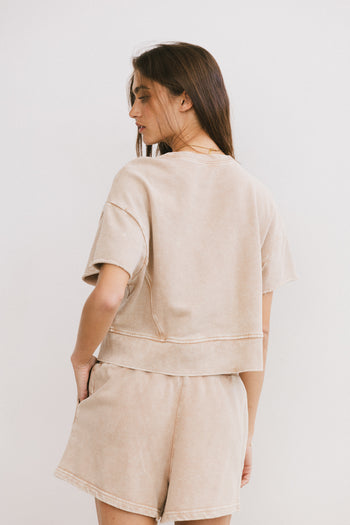 Round crew  neckline