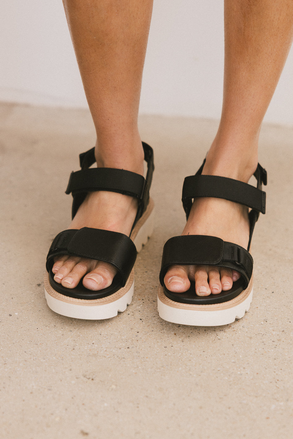 Jony Strappy Sandals