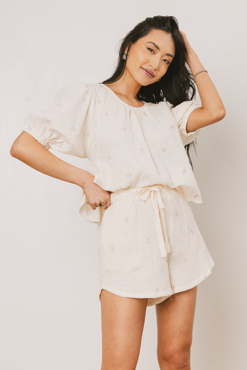 Floral Shorts in Beige