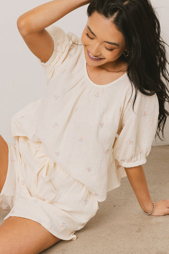 Floral Shorts in Beige